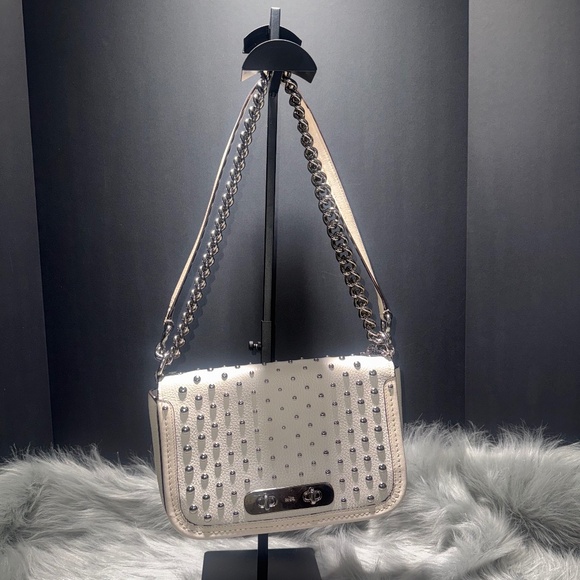 Coach Swagger Shoulder Bag In Pebble Leather With Ombre Rivets~NWOT - Picture 1 of 13